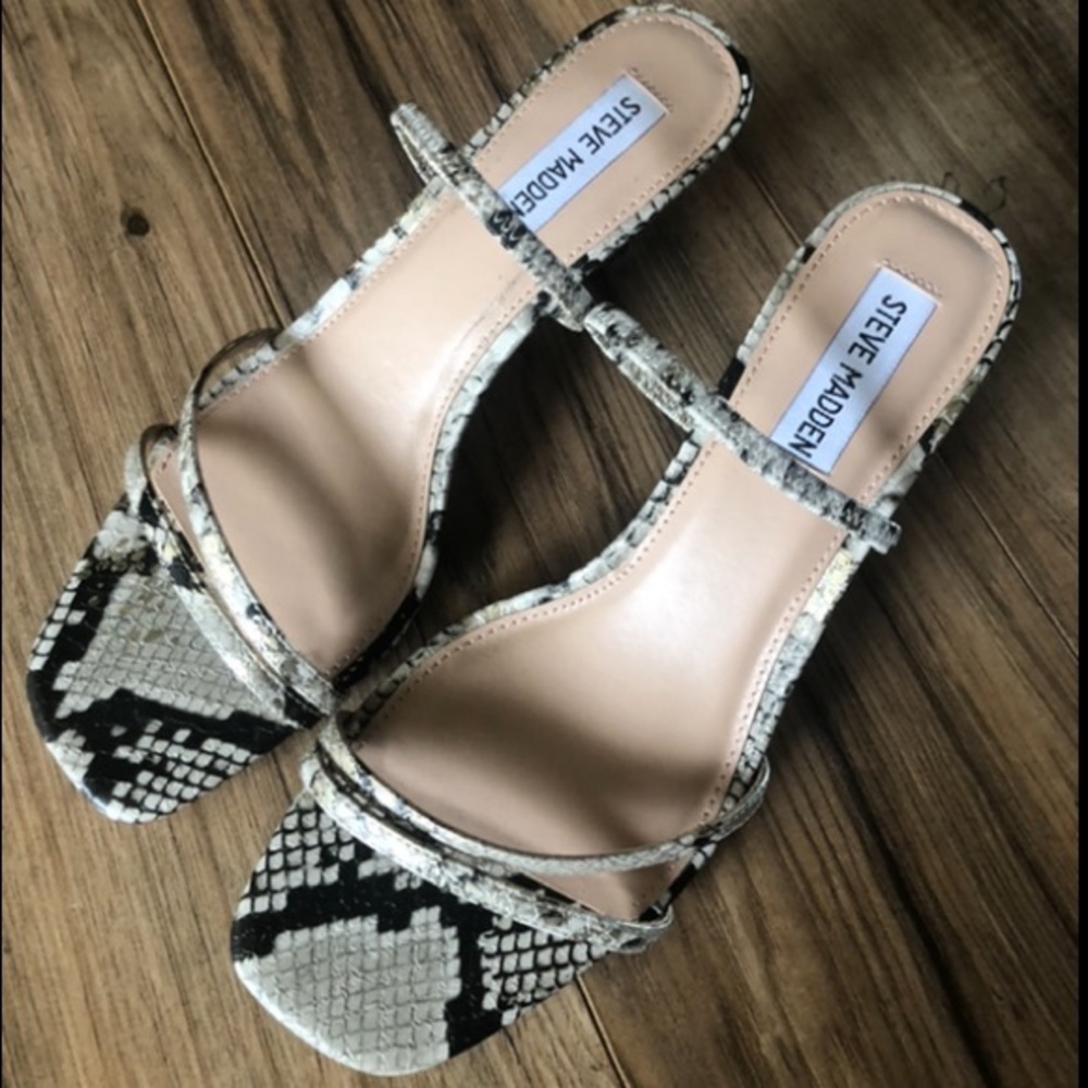 Steve Madden nakeskin strappy heeled sandal